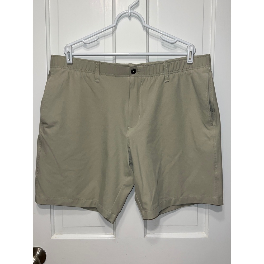 Under Armour Mens Tan Khaki Performance Golf Shorts Size 40 Flat Front Stretch